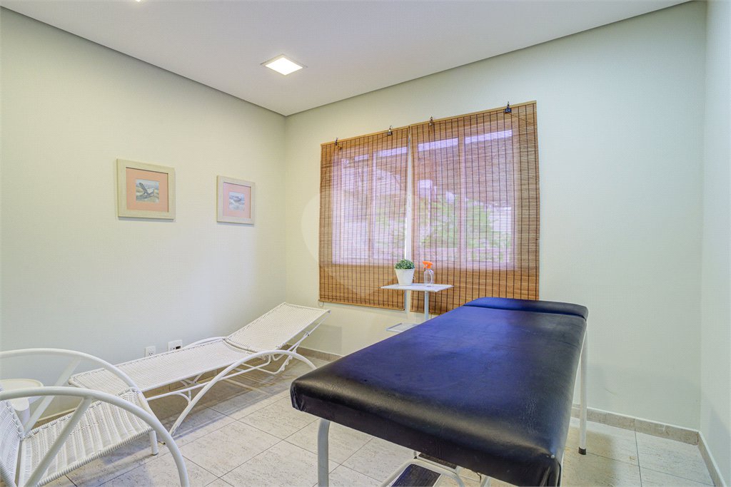 Casa à venda com 3 quartos, sendo 1 suíte, no condomínio Magnólia Gardens, São Paulo - SP