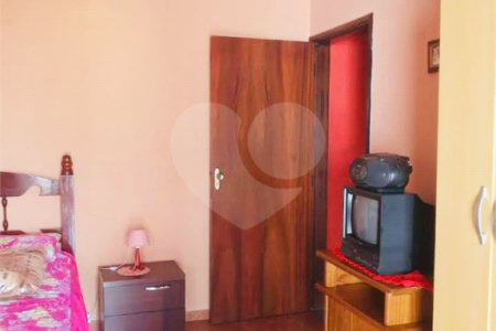 Sobrado à venda com 3 quartos, sendo 1 suíte, em Jardim Casa Branca, Suzano, SP