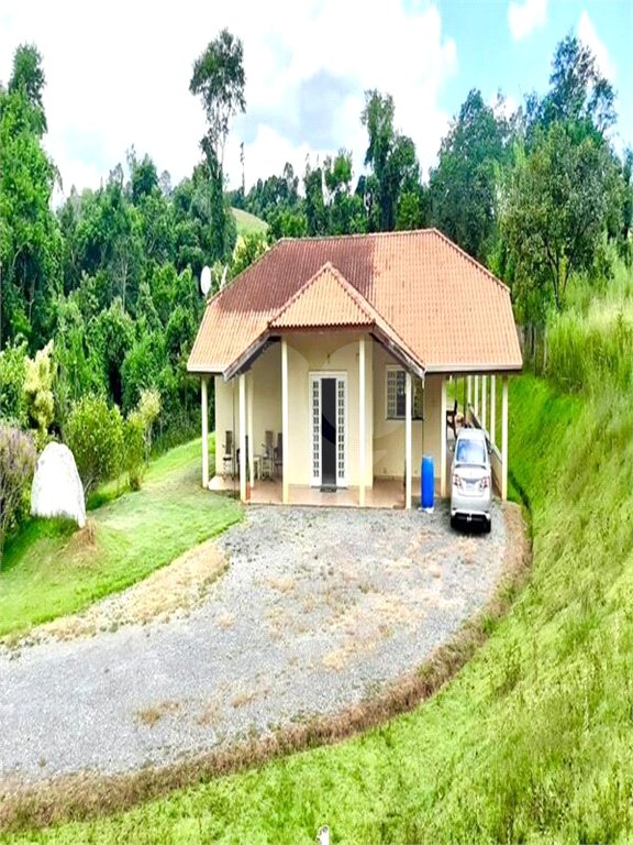 Chácara à venda com 4 quartos, sendo 1 suíte, em Jundiacanga, Araçoiaba da Serra, SP