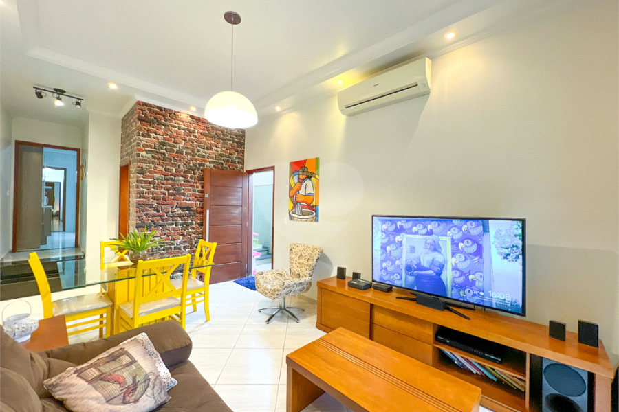 Casa à venda com 3 quartos, sendo 1 suíte,  no condomínio 658, São Paulo - SP