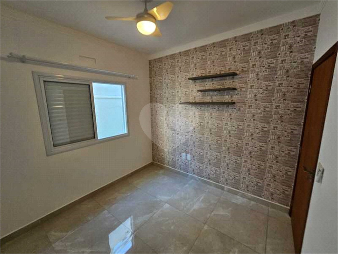 Casa à venda com 3 quartos, sendo 1 suíte, no condomínio Vista Verde, Indaiatuba - SP