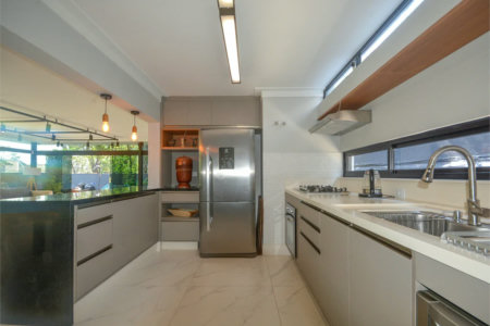 Sobrado à venda com 5 quartos, sendo 1 suíte, em Retiro Morumbi, São Paulo, SP