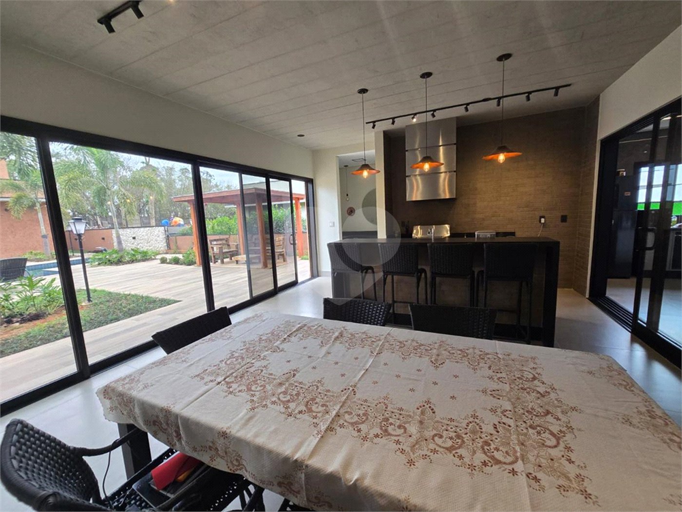Casa à venda com 4 suítes no condomínio Terras de Santa Teresa II, Itupeva - SP