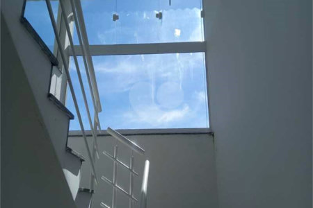 Casa à venda com 4 quartos, sendo 2 suítes,  no condomínio Jardim Imperador, Igaratá - SP