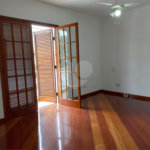Sobrado à venda com 4 quartos, sendo 3 suítes, em Cidade São Francisco, São Paulo, SP