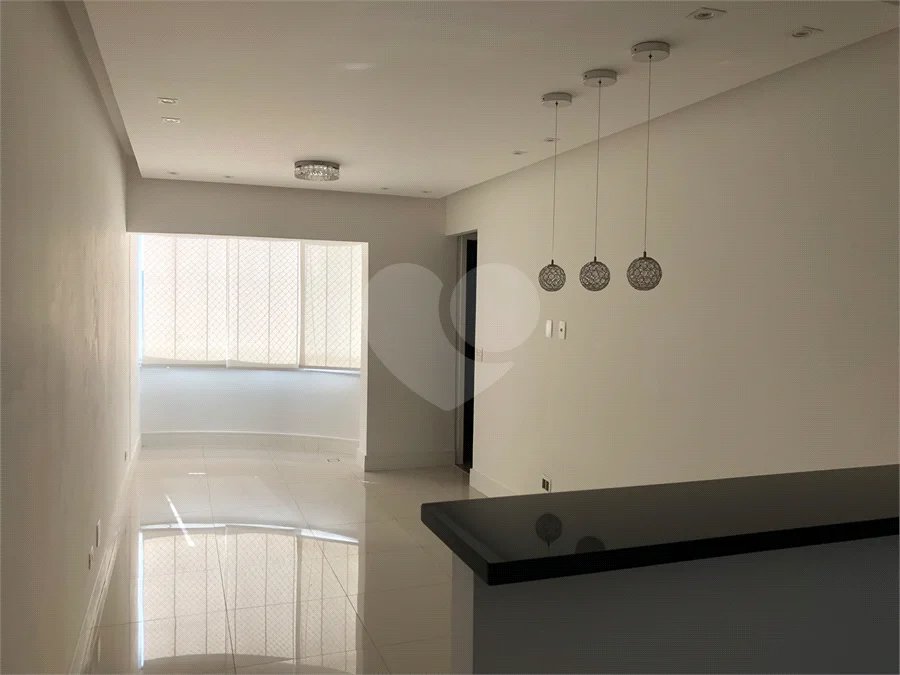 Lindo Apartamento com Varanda integrada