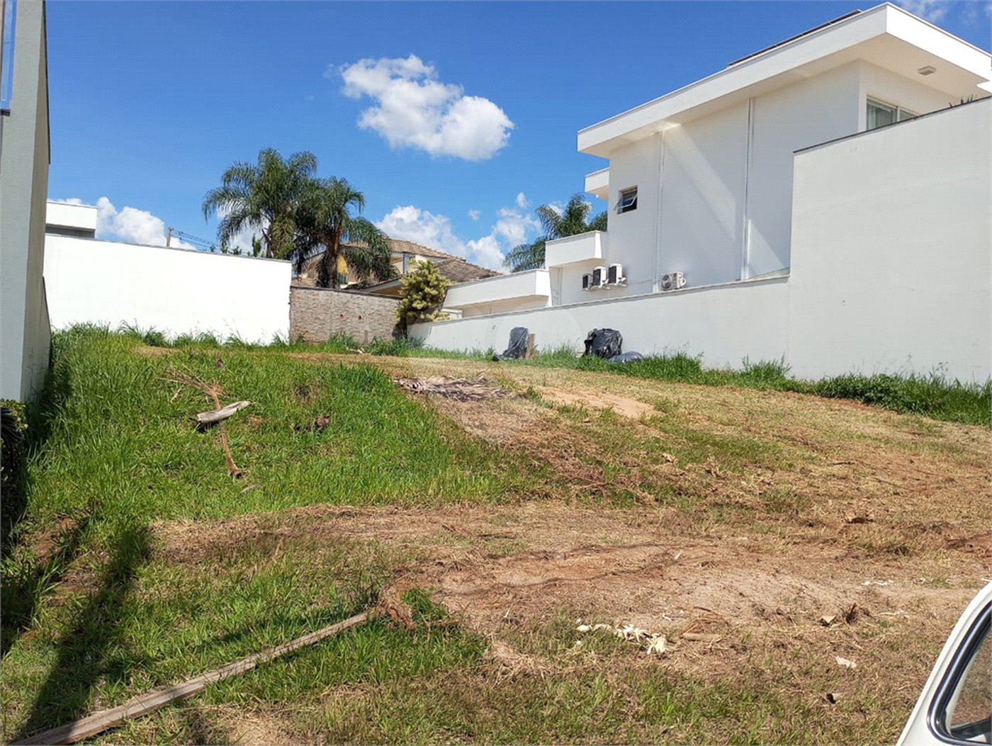 Terreno para venda no condomínio de alto padrão DAMHA II