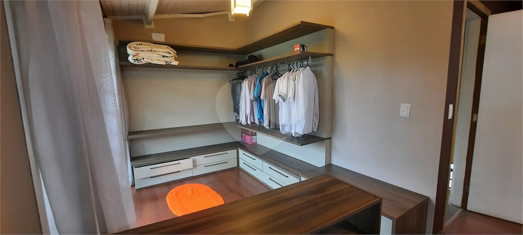 Casa à venda com 3 quartos, sendo 1 suíte, no condomínio Alpes da Cantareira, Mairiporã - SP