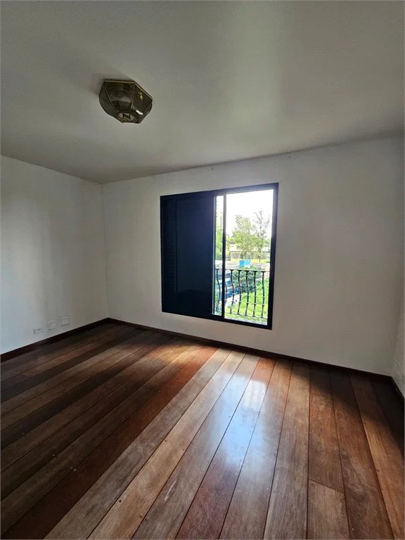 Apartamento à venda com 4 quartos, sendo 2 suítes,  em Jardim Parque Morumbi, São Paulo, SP