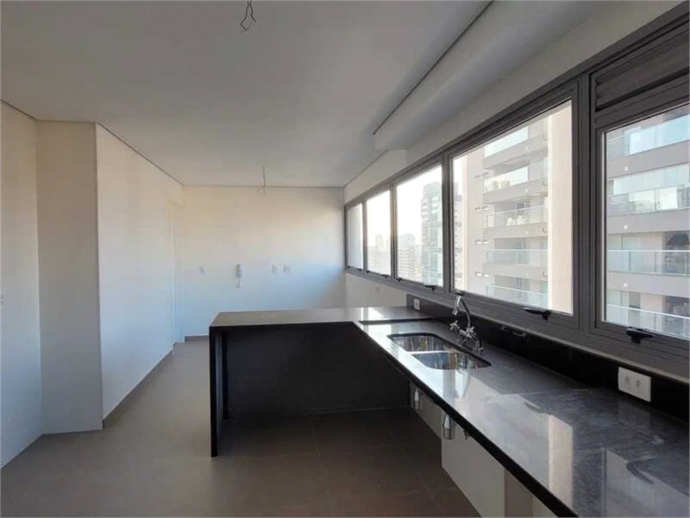 Apartamento à venda com 3 suítes em Água Branca, São Paulo, SP