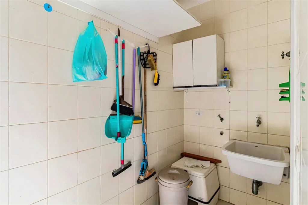 Casa à venda com 3 quartos, sendo 1 suíte,  no condomínio Villa Bella, São Paulo - SP