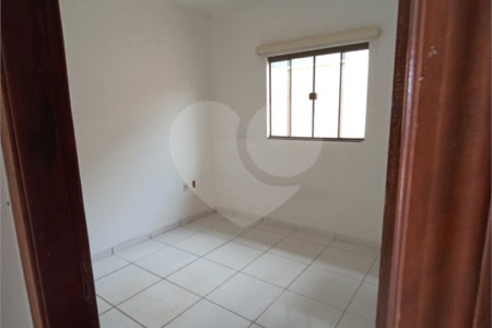 Casa à venda com 3 quartos, sendo 1 suíte, em Residencial Ponta Porã II, Ponta Porã, MS