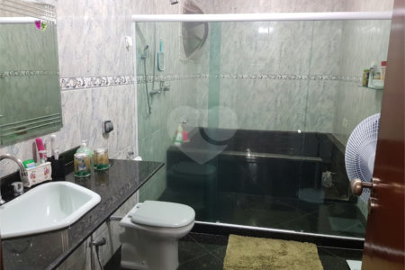 Casa de Vila à venda com 4 quartos, sendo 3 suítes,  em Tijuca, Rio de Janeiro, RJ