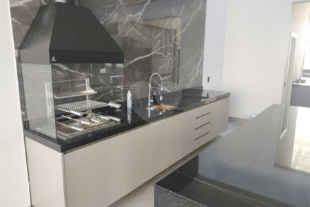 Casa à venda com 3 quartos, sendo 1 suíte,  no condomínio Madre Maria Vilac, Valinhos - SP