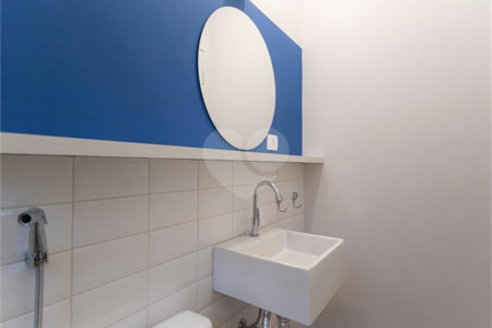 Excelente oportunidade para reformar e ficar com o apartamento dos seus sonhos!