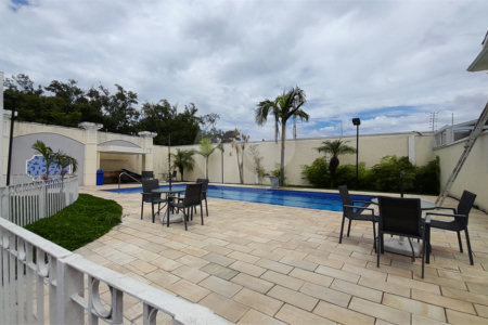 Casa à venda com 3 quartos, sendo 1 suíte, no condomínio Residencial Jardins, São Bernardo do Campo - SP