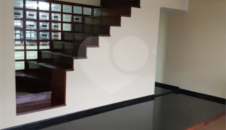 Sobrado à venda com 3 quartos, sendo 1 suíte,  em Vila Tibagi, Guarulhos, SP
