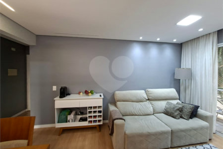 Apartamento à venda com 3 quartos, sendo 1 suíte,  em Jardim das Vertentes, São Paulo, SP