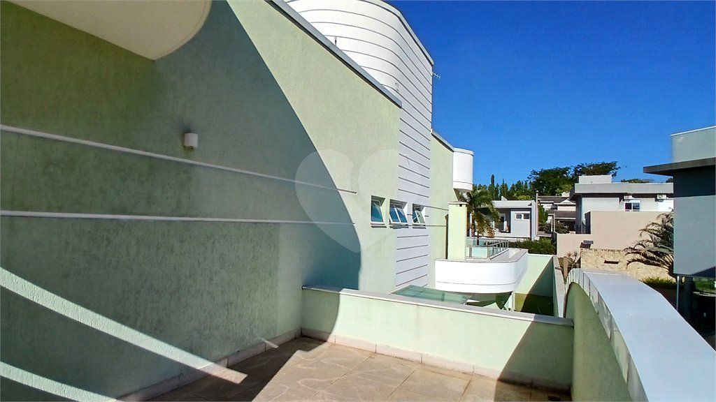 Casa à venda com 3 suítes no condomínio Figueira Garden, Atibaia - SP