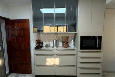Sobrado à venda com 3 quartos, sendo 1 suíte, em Vila Califórnia, São Paulo, SP