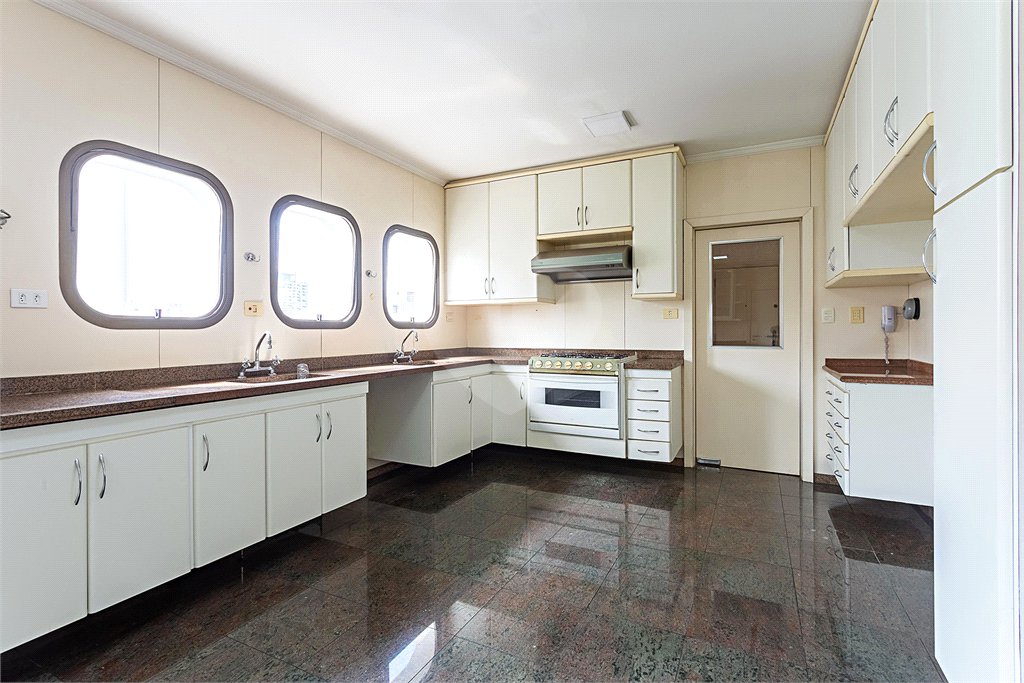Apartamento à venda com 4 suítes em Campo Belo, São Paulo, SP