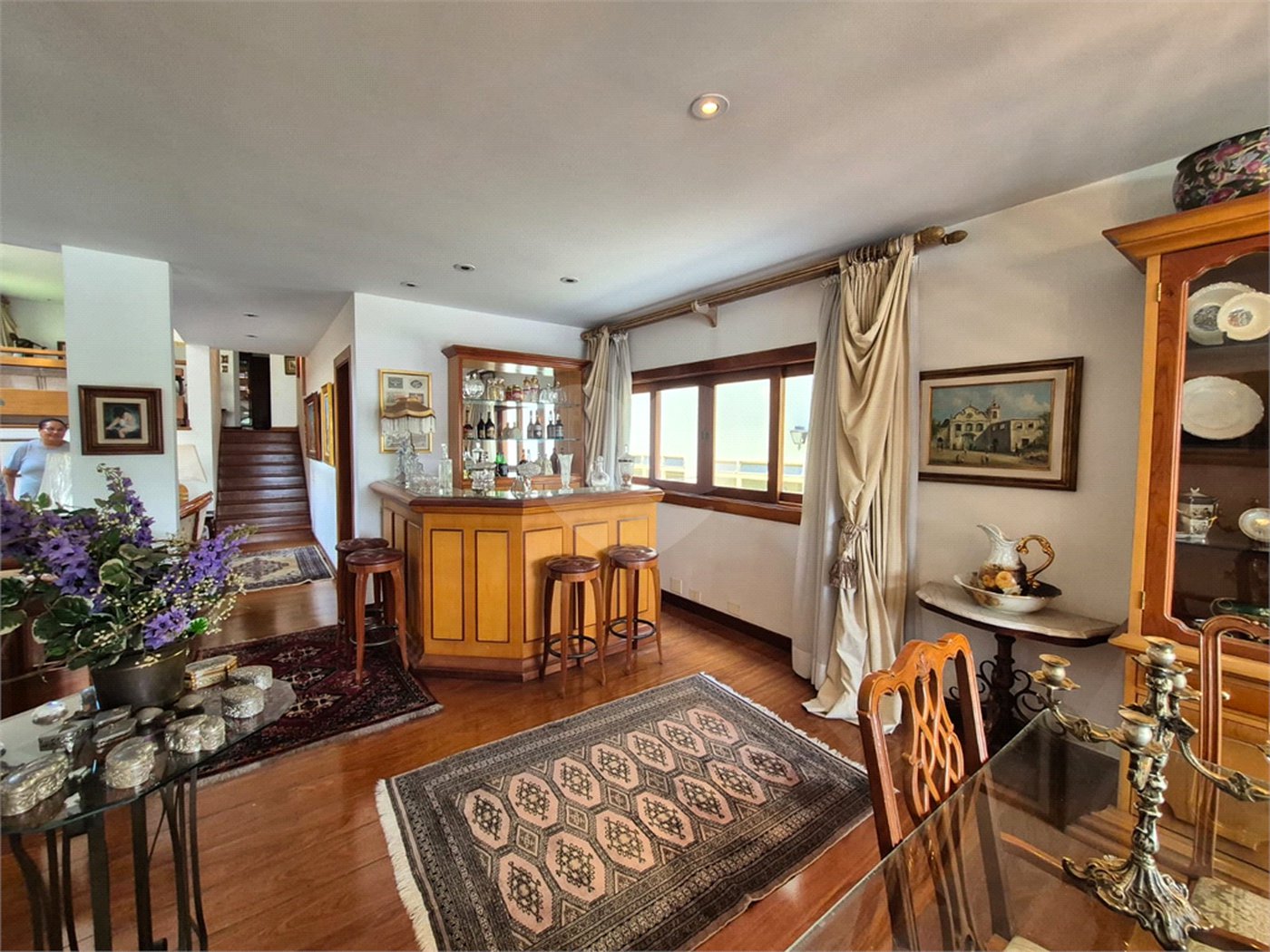 Casa de Vila à venda ou para alugar com 4 quartos, sendo 2 suítes,  em Jardim Leonor, São Paulo, SP