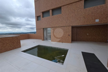 Triplex à venda com 4 suítes em Anhangabaú, Jundiaí, SP