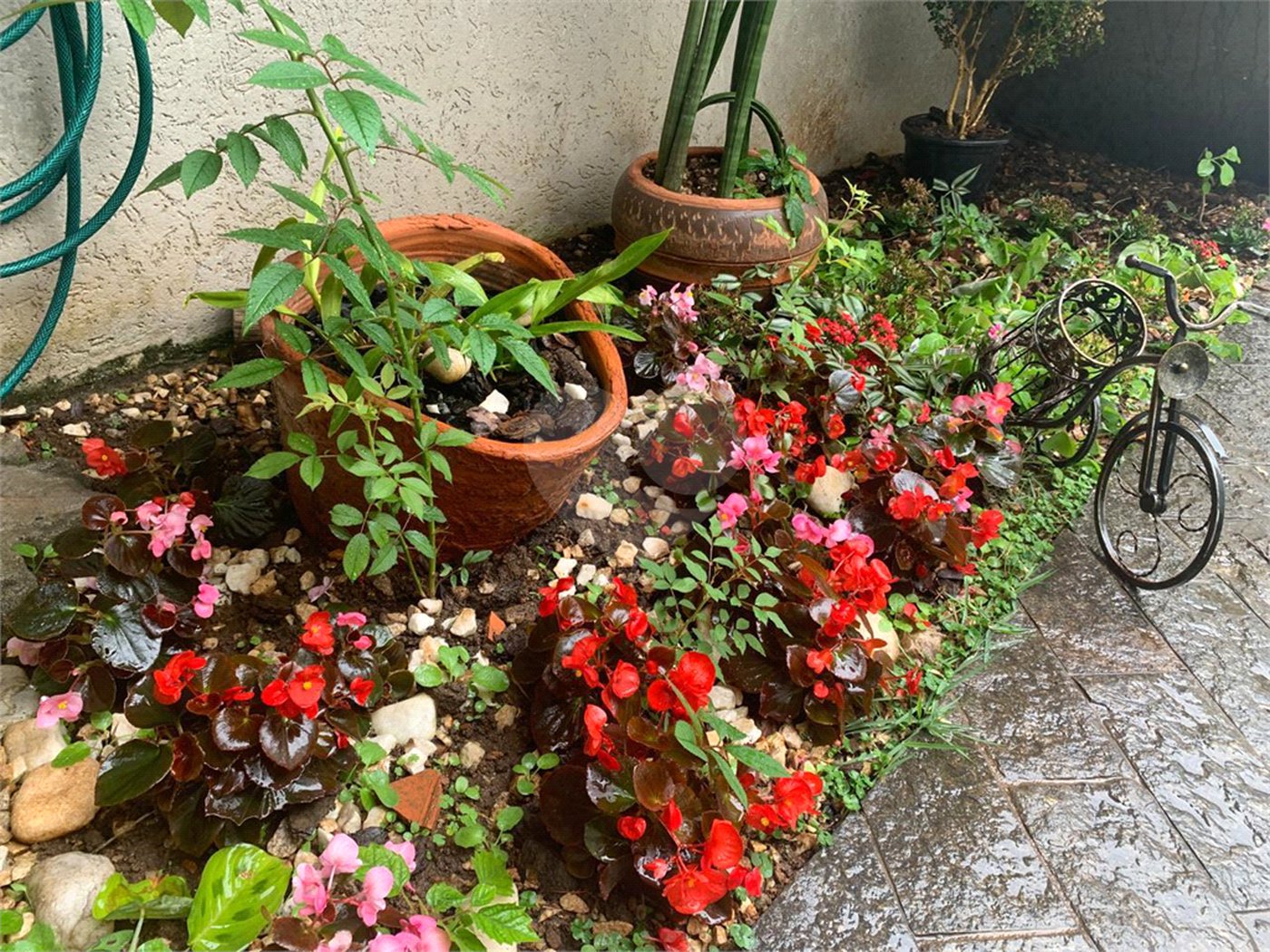 Sobrado à venda com 2 suítes em Horto, São Paulo, SP