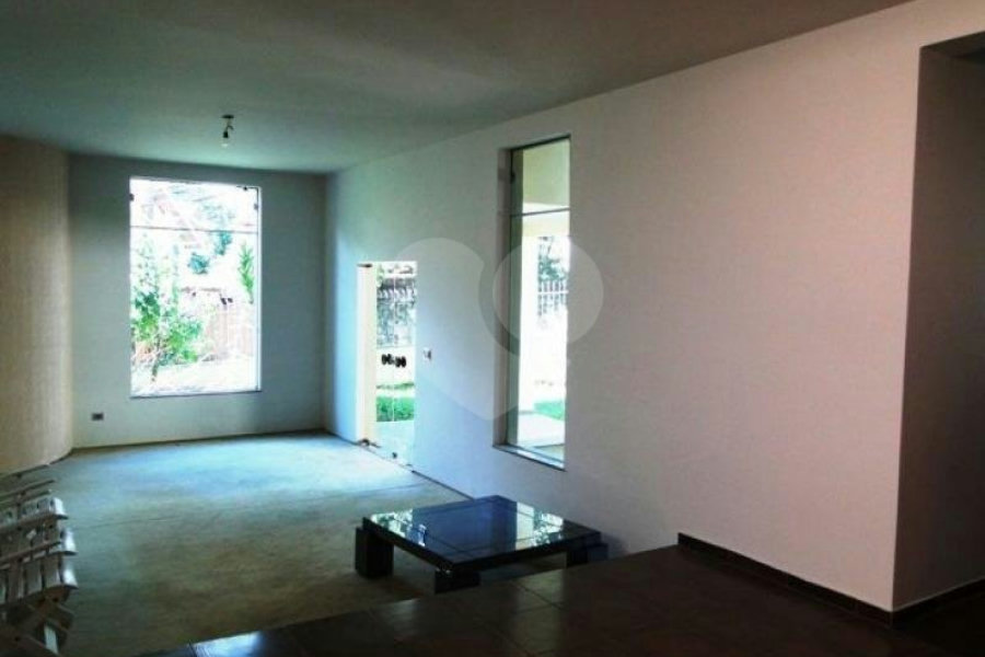 Sobrado à venda com 3 quartos, sendo 1 suíte, em Tremembé, São Paulo, SP