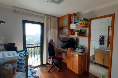 Apartamento à venda com 3 quartos, sendo 2 suítes, em Alto da Boa Vista, São Paulo, SP