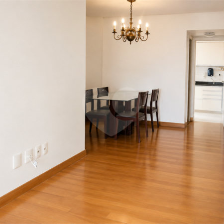 Apartamento à venda com 3 quartos, sendo 1 suíte, em Jardim das Acácias, São Paulo, SP