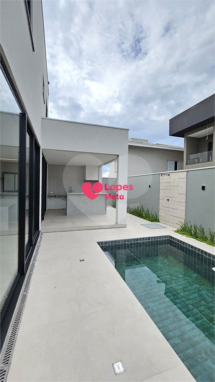 Casa à venda com 4 quartos, sendo 2 suítes, no condomínio Reserva Aruanã, São José dos Campos - SP