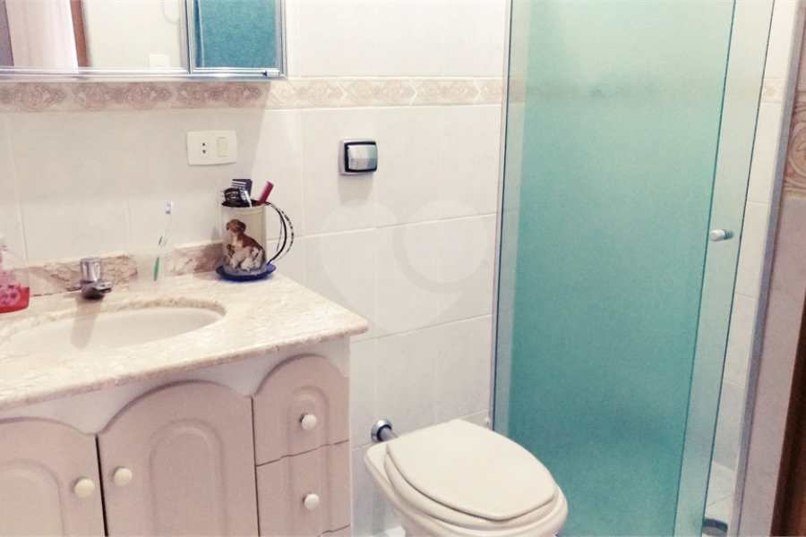 Casa à venda com 4 quartos, sendo 2 suítes,  em Vila Romero, São Paulo, SP