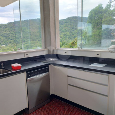 Casa à venda com 4 suítes em Praia Vermelha, Ubatuba, SP