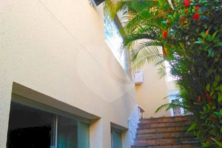 Sobrado à venda ou para alugar com 4 quartos, sendo 1 suíte, em Jardim São Paulo(zona Norte), São Paulo, SP