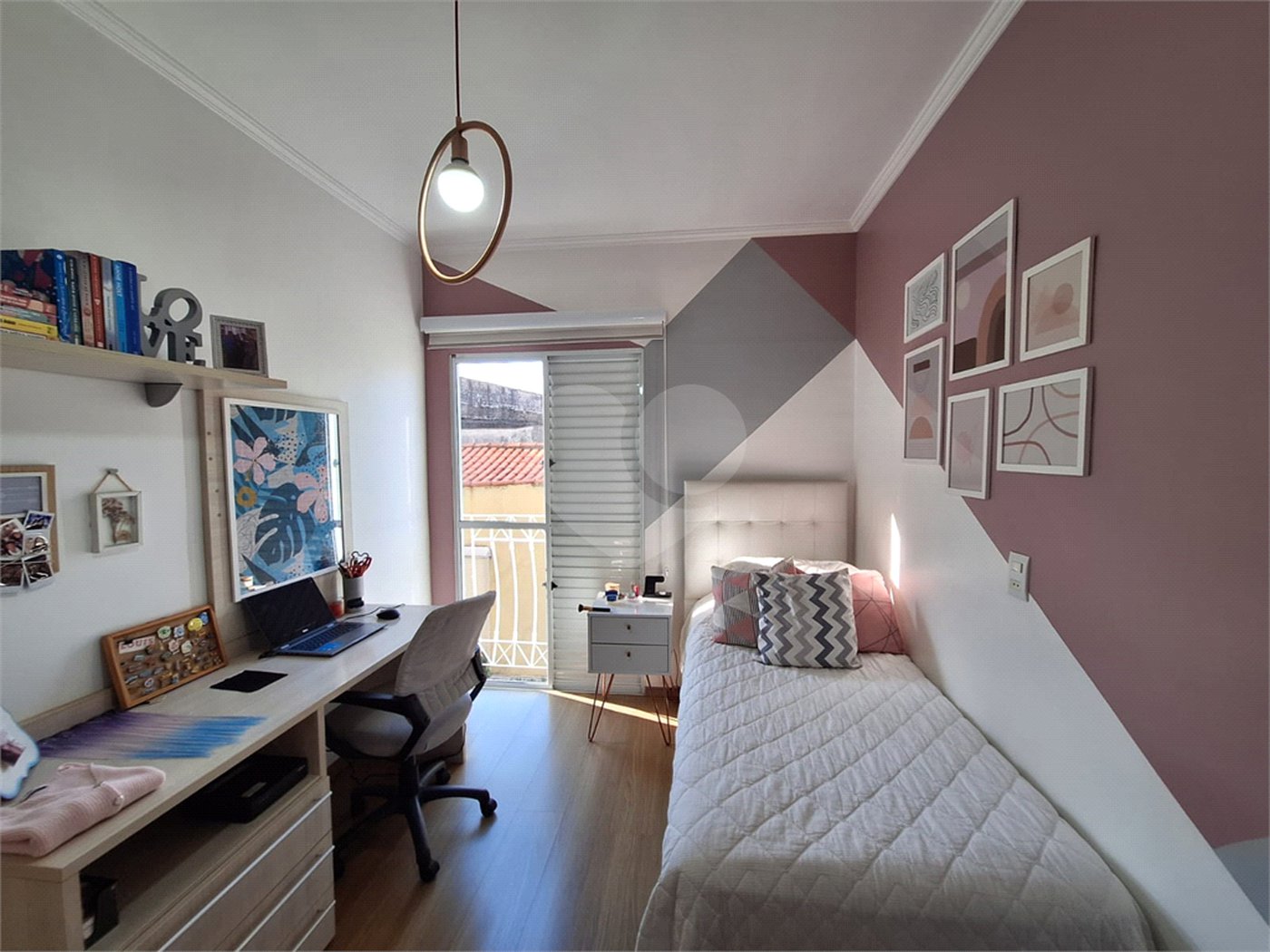 Casa à venda com 3 quartos, sendo 1 suíte, no condomínio Villaggio Tronchim, São Paulo - SP