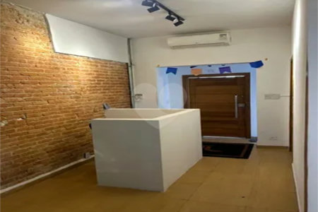 Casa à venda com 8 quartos em Saúde, São Paulo, SP