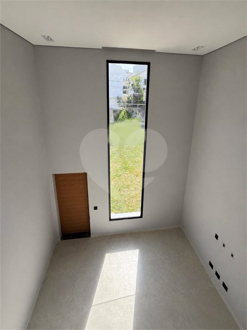 Casa à venda com 4 quartos, sendo 3 suítes, no condomínio Recanto dos Paturis, Vinhedo - SP