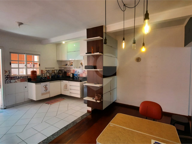 Casa de Vila à venda com 4 quartos, sendo 2 suítes,  em Granja Julieta, São Paulo, SP