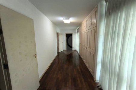 Casa à venda com 5 quartos, sendo 3 suítes,  em Brooklin Paulista, São Paulo, SP