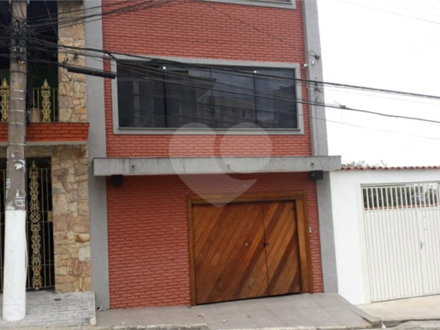 Sobrado à venda com 3 quartos, sendo 1 suíte,  em Vila Milton, Guarulhos, SP