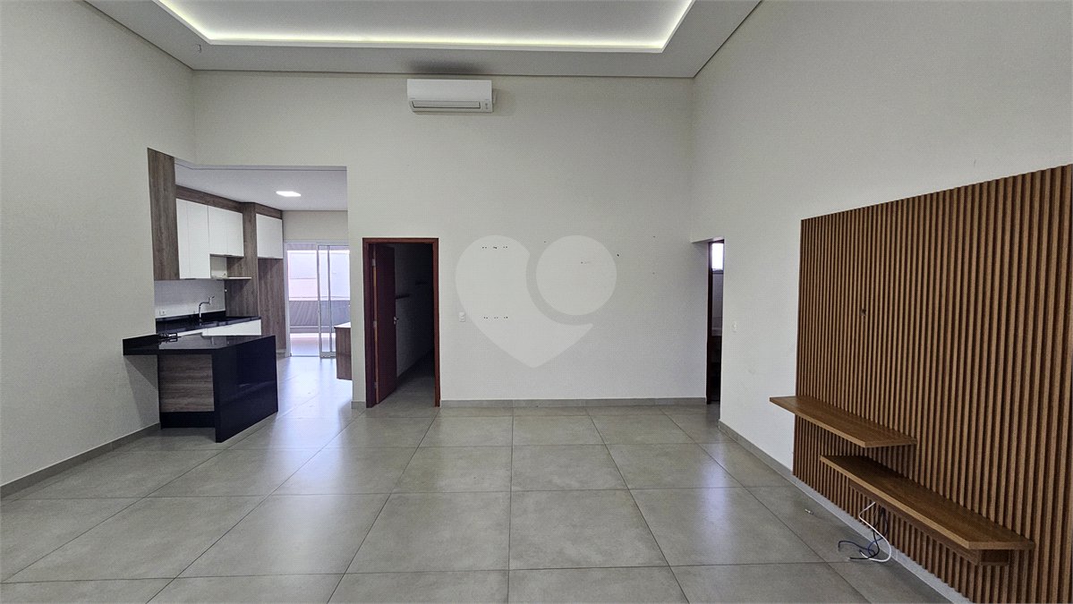 Casa para alugar com 3 suítes no condomínio Dona Lucila, Indaiatuba - SP