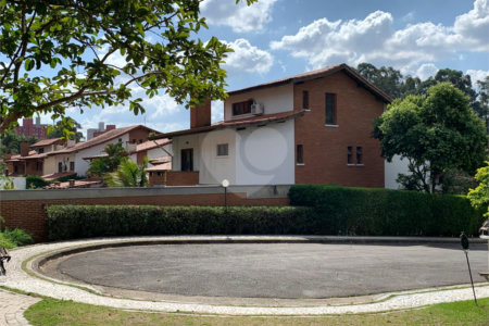 Casa à venda com 4 quartos, sendo 2 suítes, no condomínio Residencial Ypê Branco II, São Paulo - SP