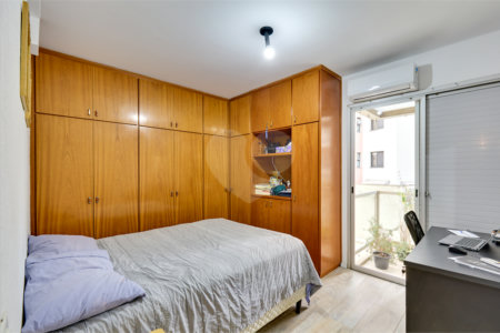 Apartamento à venda com 3 quartos, sendo 1 suíte, em Vila Olímpia, São Paulo, SP