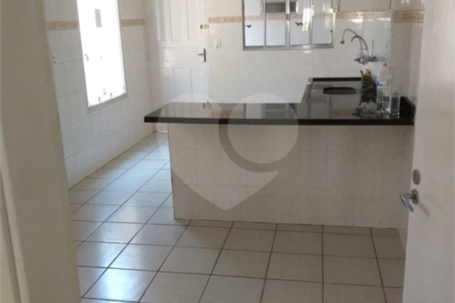 Sobrado à venda com 3 quartos, sendo 1 suíte, em Vila Mazzei, São Paulo, SP