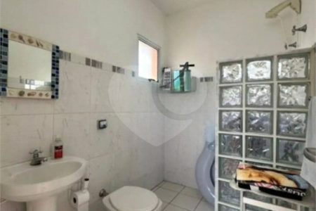 Casa à venda com 3 quartos, sendo 1 suíte, no condomínio Residencial Delle Stelle, Louveira - SP
