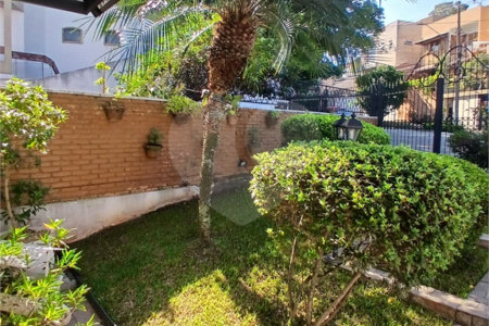 Sobrado à venda com 4 quartos, sendo 2 suítes, em Jardim Leonor, São Paulo, SP