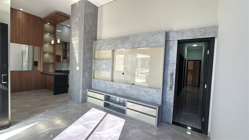 Casa à venda com 3 quartos, sendo 1 suíte, no condomínio Vila Paraty, Indaiatuba - SP