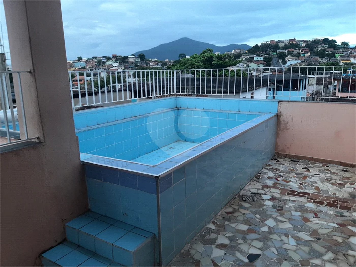 Casa à venda com 3 quartos em Campo Grande, Rio de Janeiro, RJ