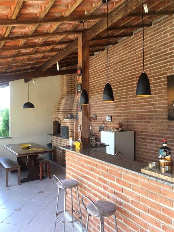 Casa à venda com 3 quartos, sendo 1 suíte,  no condomínio Vista Alegre, Bom Jesus dos Perdões - SP